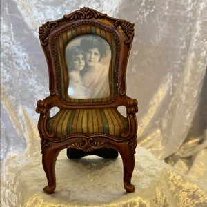 Vintage Brown and Tan Ornate Photo Frame